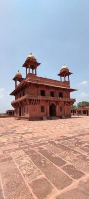  O Forte de Fatehpur Sikri: Uma Jornada Histórica Através da Arquitetura Mughal!