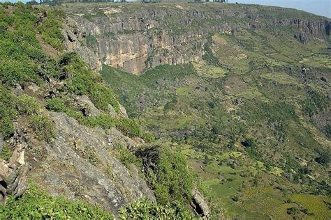 O Mosteiro de Debre Libanos: Uma Jóia Espiritual Escondida nas Montanhas Etíopes!