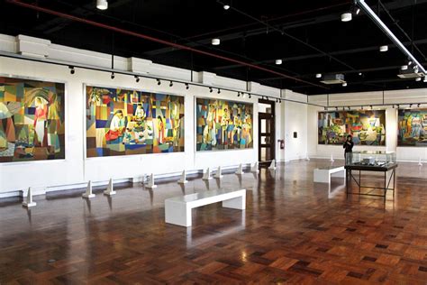 Visita o Museu de Arte Moderna da Universidade das Filipinas e mergulha numa viagem cultural vibrante!