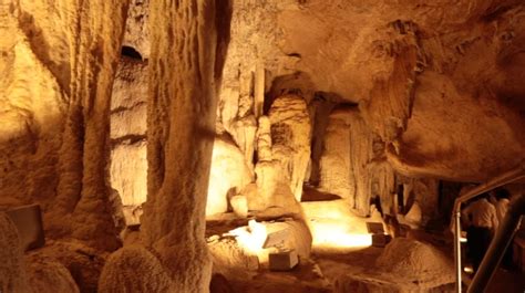  A Gruta de la Estrella: Uma Jornada Espectral Através do Tempo e da Natureza!