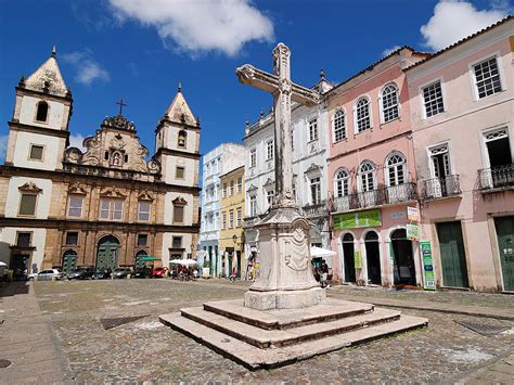 A Igreja de São Jorge: Uma Joia Arquitetônica e Testemunho da História Etíope!