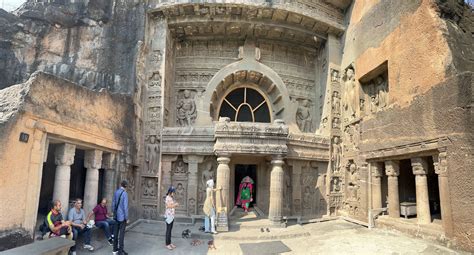  Ajanta Caves: Um Tesouro Escondido de Arte e História no Coração da Índia!