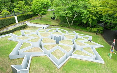 Hakone Open-Air Museum: Uma Sinfonia de Arte e Natureza no Coração da Montanha!