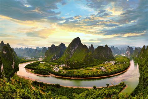 Monte Qitian: Uma Maravilha Natural com Vistas Inesquecíveis e História Fascinante!