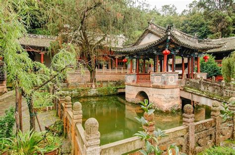 Os Jardins de Mei Shan, um Oásis Vibrante de Tranquilidade e Beleza Natural em Meishan!