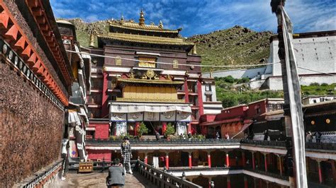  Palácio de Tashilhunpo: Um Mergulho na História Tibetana e Arquitetura Fascinante!