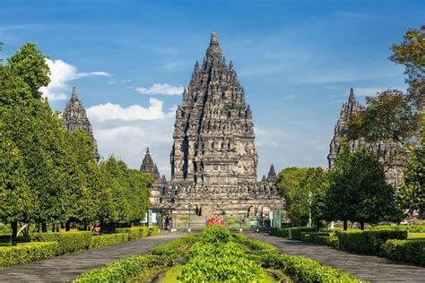 Prambanan Temple Complex: Uma Jornada Misteriosa Através da História e Arquitetura Java!